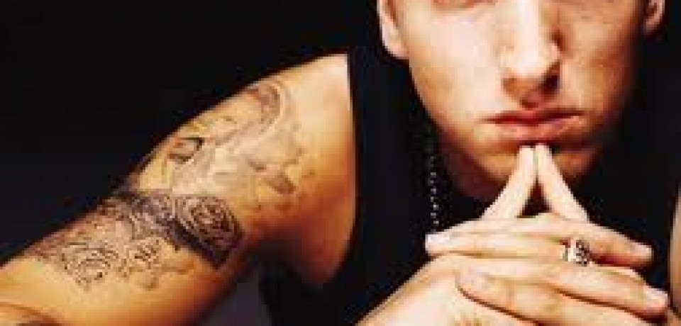 15 Fun & Bizarre Facts About Eminem [Infographic]